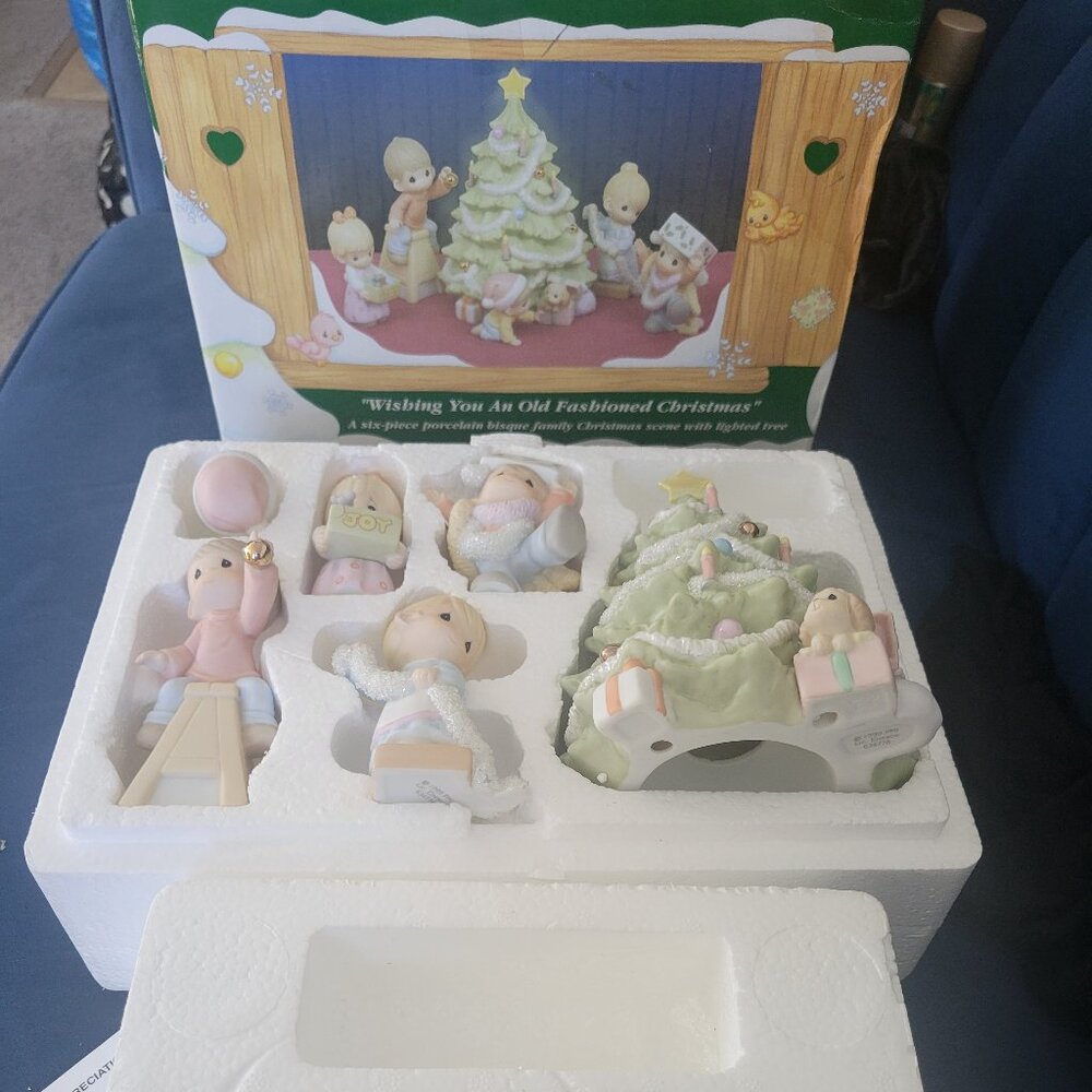Precious Moments "Wishing You An Old Fashioned Christmas"